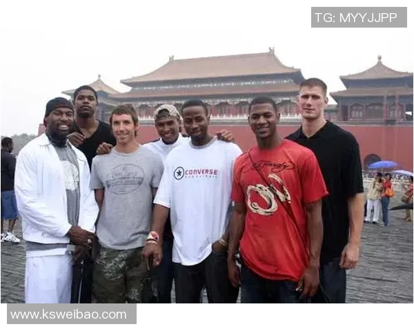 篮球明星合照的来源与获取途径揭秘，如何找到你喜欢的球星合影